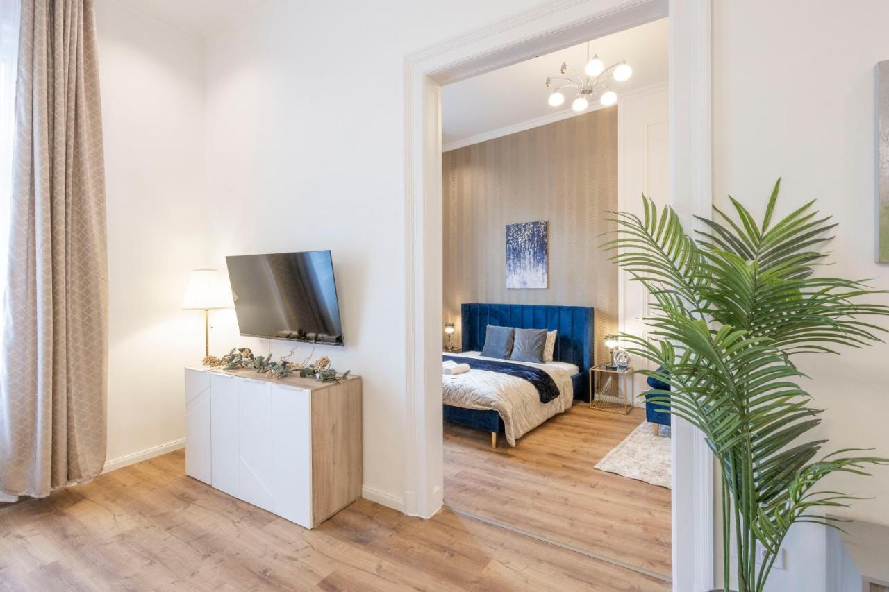 Luxurious Central Grand Home W/ 3Bedrm 2Bathrm Budapest Kültér fotó