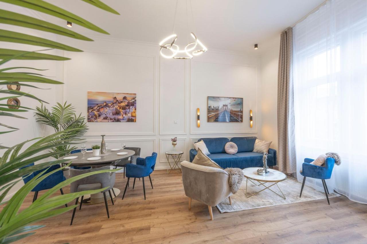 Luxurious Central Grand Home W/ 3Bedrm 2Bathrm Budapest Kültér fotó